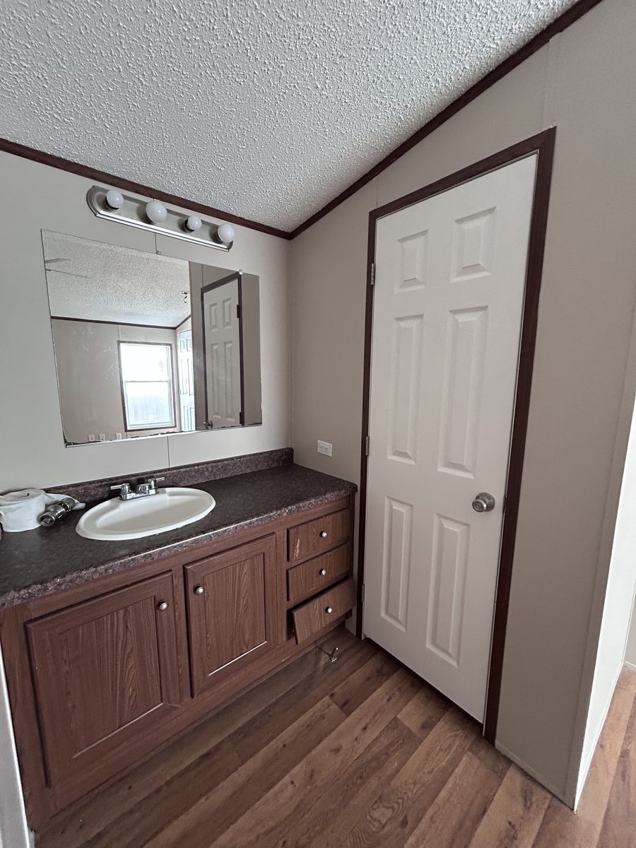 5 Bedroom with Common Area — bath vanity